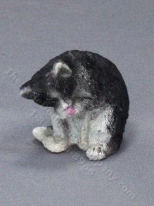 (image for) Miniature Licking Black and White Cat for Dollhouses