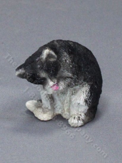 (image for) Miniature Licking Black and White Cat for Dollhouses