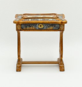 (image for) Victorian Antique Japanese Themed Sewing Box