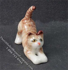 (image for) Miniature Stretching Brown Cat Statuette for Dollhouses