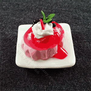 (image for) Miniature Pink Pudding with Strawberry Sauce and Fruit