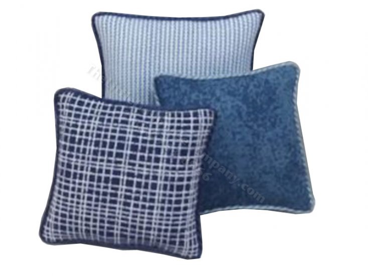 (image for) Miniature Blue and White Three Piece Pillow Set