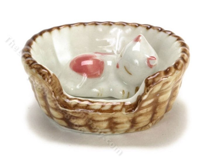 (image for) Miniature Cat in Basket for Dollhouses