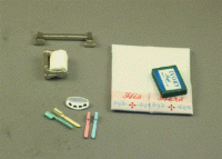 (image for) Dollhouse Scale Model Bathroom Accessories