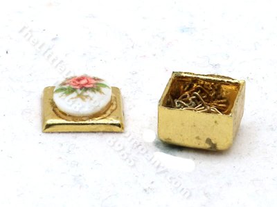 (image for) Miniature Gold Jewelery Box