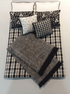(image for) Miniature Double Black & Tan Plaid Bedding Set