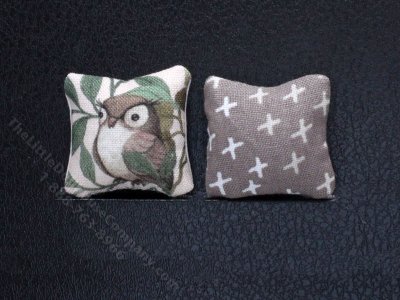 (image for) Miniature Pair of Owl Pillows for Dollhouses