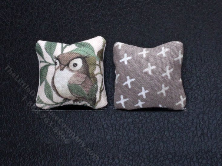 (image for) Miniature Pair of Owl Pillows for Dollhouses