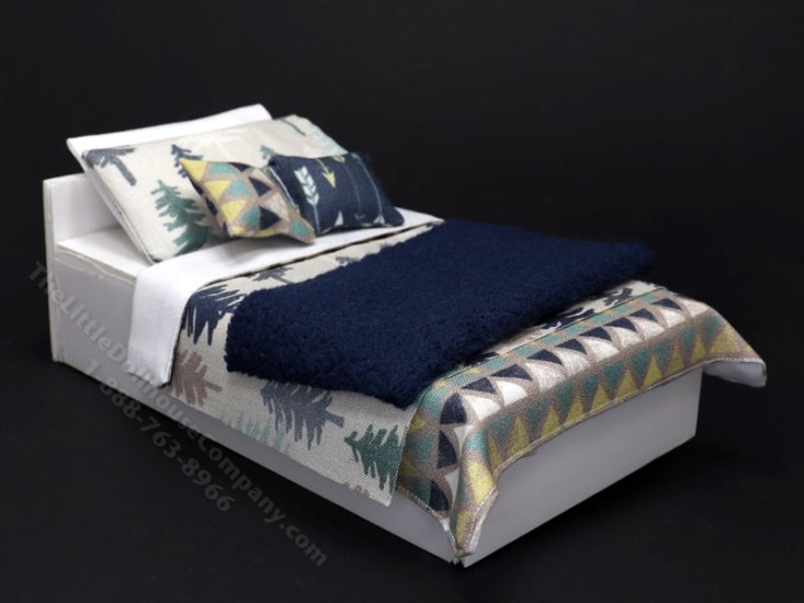 (image for) Miniature Blue and Green Tree/Outdoors Bedding for Dollhouses