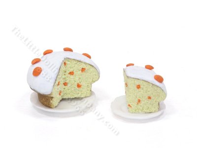 (image for) Miniature Panettone Bread for Dollhouses by Nina