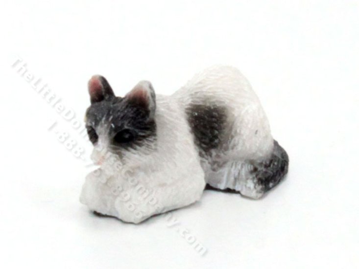 (image for) Miniature White and Black Cat for Dollhouses