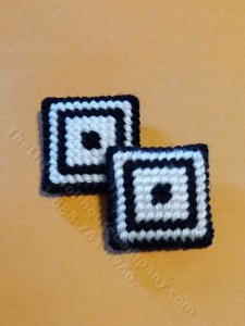 (image for) Miniature Black and White Knit Pillow for Dollhouses (1pc)