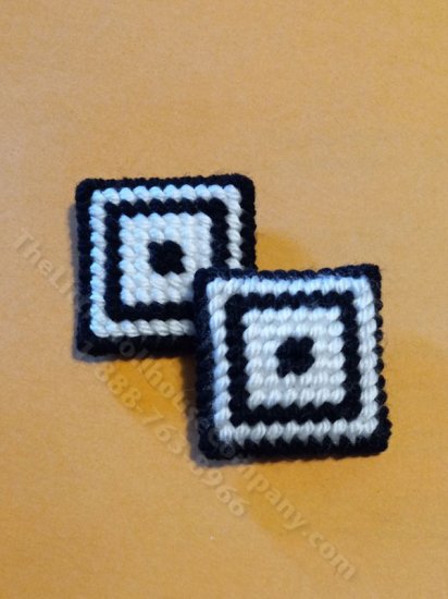 (image for) Miniature Black and White Knit Pillow for Dollhouses (1pc)