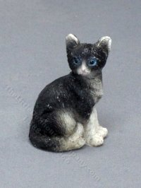 (image for) Miniature Sitting Black and White Cat for Dollhouses
