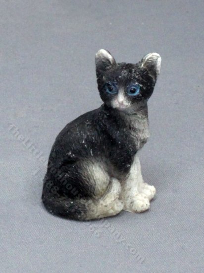 (image for) Miniature Sitting Black and White Cat for Dollhouses