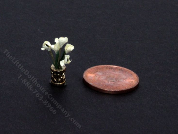 (image for) Handmade Miniature 1/4 Scale White Flowers for Dollhouses