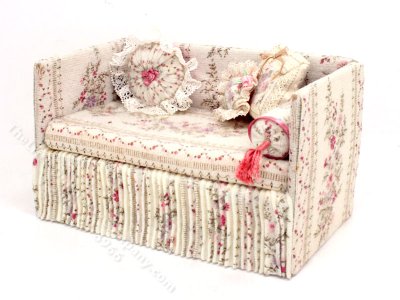 (image for) Miniature Floral Daybed for Dollhouses - As Is