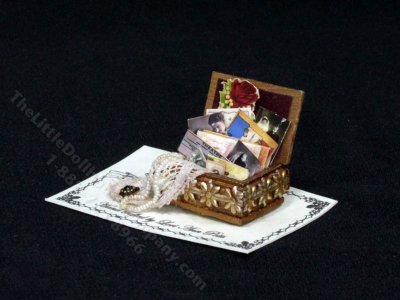 (image for) Miniature Keepsake Box by Lori Ann Potts