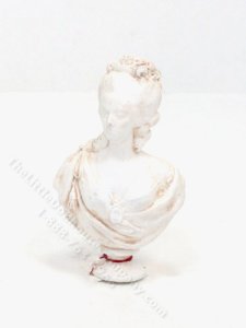 (image for) Miniature Marie Antoinette Bust for Dollhouses - Large