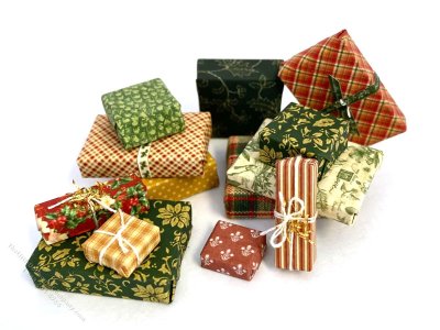 (image for) Miniature Wrapped Presents Kit