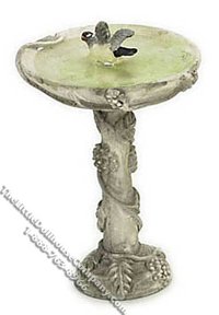 (image for) Miniature Gray Bird Bath with Bird for Dollhouses