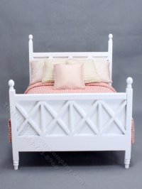 (image for) Miniature Pink Silk Lattice Double Bed for Dollhouses