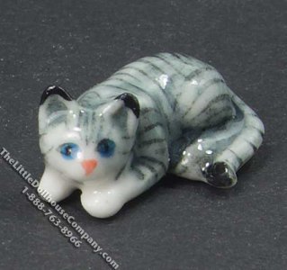 (image for) Miniature Laying Gray Cat Statuette for Dollhouses