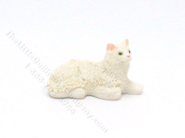 (image for) Dollhouse Scale Model Laying White Cat