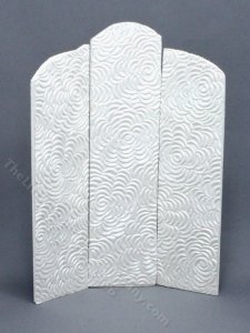(image for) Miniature Carved White Floral Privacy Screen for Dollhouses