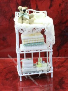 (image for) Yellow & White wire Teddy Bear Shelf by Janet