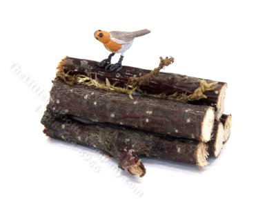 (image for) Miniature Robin on Logs for Dollhouses