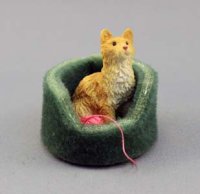 (image for) Dollhouse Scale Model Cat with a Ball of Yarn