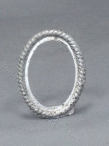 (image for) Miniature Oval Pewter Picture Frame for Dollhouses