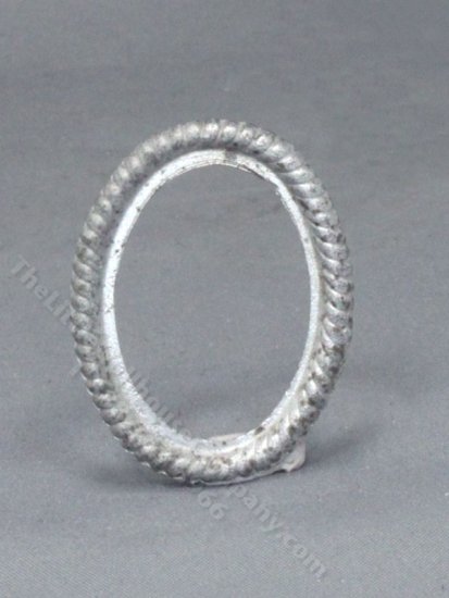 (image for) Miniature Oval Pewter Picture Frame for Dollhouses