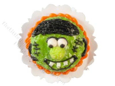 (image for) Miniature Frankenstein Halloween Cake for Dollhouses
