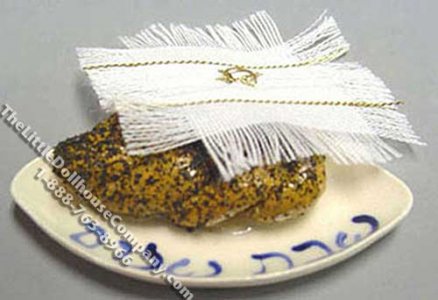 (image for) Miniature Covered Challah on Plate for Dollhouses