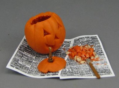 (image for) Dollhouse Making a Halloween Jack o Lantern by Amy Robinson