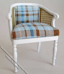 (image for) Miniature White Tub Chair w/Padded Seat for Dollhouses