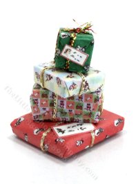(image for) Miniature Stacked Christmas Gifts for Dollhouses