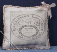 (image for) Miniature Pillow with Galleries Lafayette Pattern for Dollhouses
