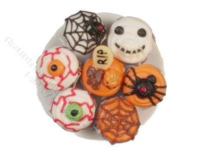 (image for) Miniature Halloween Cupcakes for Dollhouses