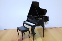 (image for) Black Piano with Chair