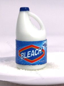 (image for) Miniature Replica Bottle of Bleach