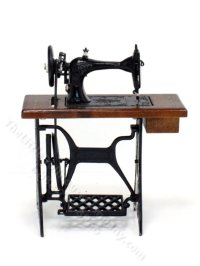 (image for) Miniature Antique Sewing Machine - Black