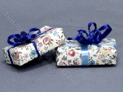 (image for) Miniature Handmade Birthday Gift for Dollhouses (1/pc)