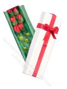 (image for) Miniature Box of Stemmed Roses for Dollhouses