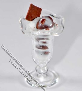 (image for) Dollhouse Scale Model Marshmallow Sundae