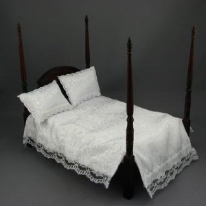 (image for) 4 Poster Victorian Bed with White Silk Linnens