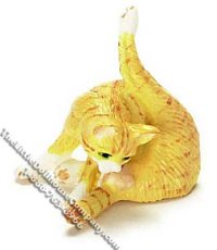 (image for) Dollhouse Scale Model Orange Cat Preening