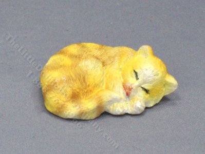 (image for) Miniature Sleeping Yellow Cat for Dollhouses